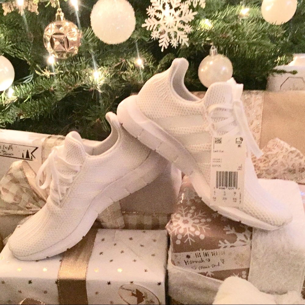 Adidas Women’s Original Swift Run shoe